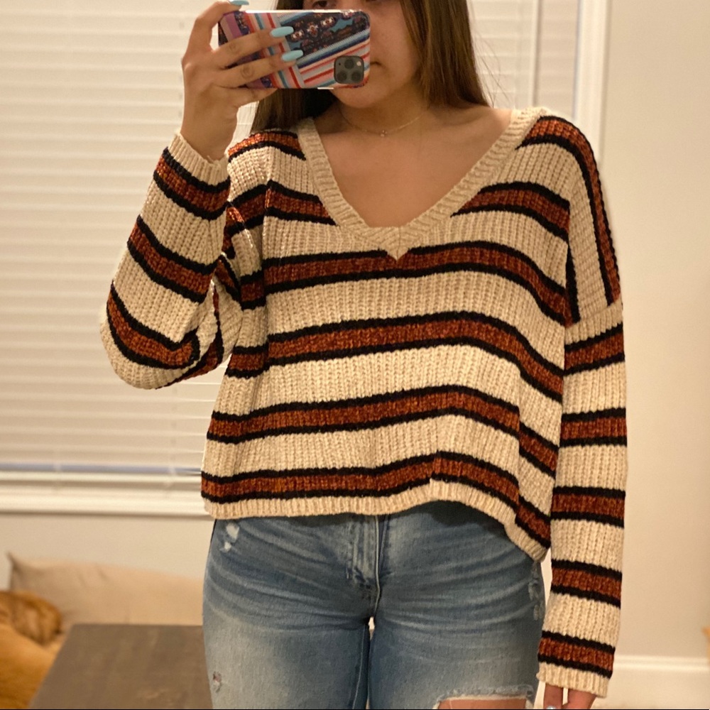 Super soft stripped sweater (barely worn)